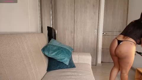 Snapshot of emilyguss chatting on December 3, 2025, 2:04 pm Emily online show from December 3, 2025, 2:04 pm