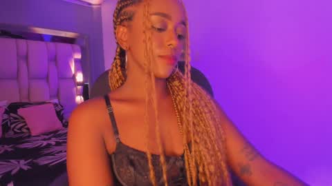 Snapshot of emilyhaan_ chatting on January 27, 2025, 7:56 pm Emily online show from January 27, 2025, 7:56 pm