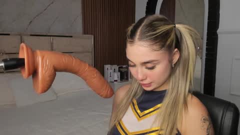 Emily Hendrix online show from January 24, 2025, 8:43 pm