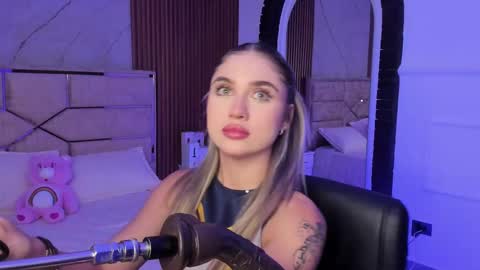 Emily Hendrix online show from February 12, 2025, 9:01 pm