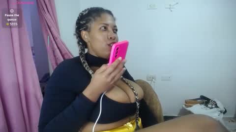 Snapshot of emilyhines__ chatting on November 14, 2025, 11:24 pm Emilyhines online show from November 14, 2025, 11:24 pm