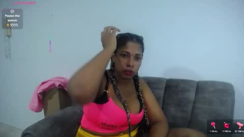 Snapshot of emilyhines__ chatting on November 17, 2025, 1:00 am Emilyhines online show from November 17, 2025, 1:00 am