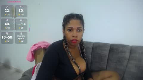 Snapshot of emilyhines__ chatting on November 18, 2025, 1:22 am Emilyhines online show from November 18, 2025, 1:22 am
