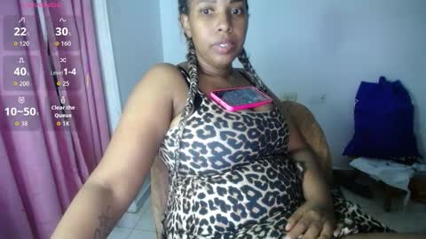 Snapshot of emilyhines__ chatting on November 19, 2025, 10:21 pm Emilyhines online show from November 19, 2025, 10:21 pm