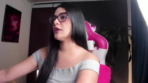 Emily Jhonson online show from May 31, 2026, 4:25 pm