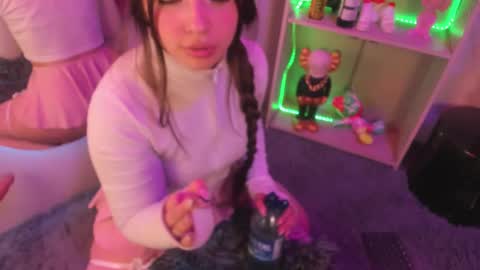 VALEEEN online show from December 18, 2024, 6:57 pm