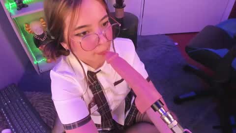 VALEEEN online show from March 8, 2025, 11:18 pm