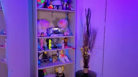 VALEEEN online show from May 11, 2026, 3:40 pm