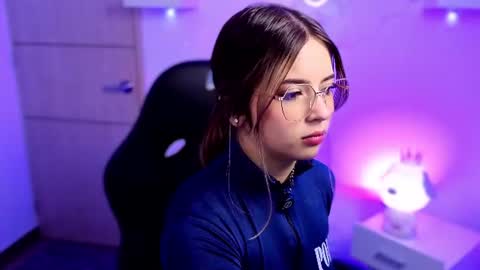 Snapshot of emilykarterr chatting on June 26, 2026, 3:38 pm VALEEEN online show from June 26, 2026, 3:38 pm