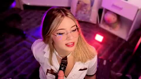 Snapshot of emilykarterr chatting on July 8, 2026, 4:33 pm VALEEEN online show from July 8, 2026, 4:33 pm