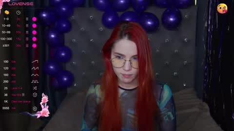 EmilyKents online show from November 10, 2025, 1:48 am