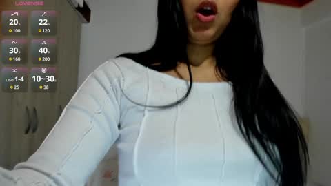 Snapshot of emilypink_1 chatting on January 30, 2025, 7:37 pm Emily online show from January 30, 2025, 7:37 pm