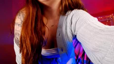 Snapshot of emilyrisse chatting on October 14, 2025, 4:52 pm Emily  Emi online show from October 14, 2025, 4:52 pm