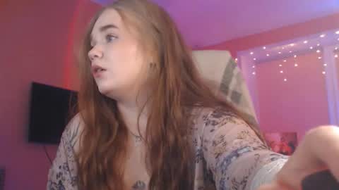 Snapshot of emilyrisse chatting on October 24, 2025, 5:20 pm Emily  Emi online show from October 24, 2025, 5:20 pm