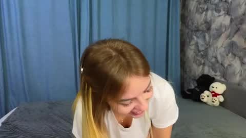 Snapshot of emilyrobbie chatting on January 9, 2025, 5:00 pm Emily Robbie online show from January 9, 2025, 5:00 pm