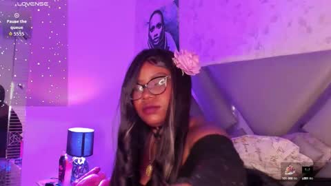 Snapshot of emilyrosee1 chatting on September 28, 2025, 11:43 pm online show from September 28, 2025, 11:43 pm