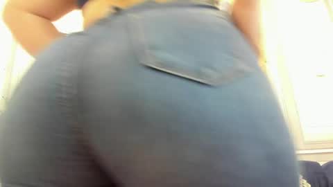 Snapshot of emilyrousse__ chatting on April 19, 2026, 10:25 am Emily online show from April 19, 2026, 10:25 am