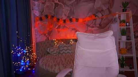 Snapshot of emilysunshines chatting on October 29, 2025, 7:10 am MY NAME IS Emily WELCOME EVERYONE I WILL BE HAPPY TO GIVE YOU WHAT YOU HAVE DREAMED OF FOR SO LONG online show from October 29, 2025, 7:10 am