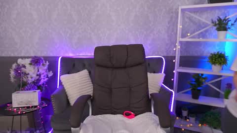 Snapshot of emilysunshines chatting on November 21, 2025, 8:13 am MY NAME IS Emily WELCOME EVERYONE I WILL BE HAPPY TO GIVE YOU WHAT YOU HAVE DREAMED OF FOR SO LONG online show from November 21, 2025, 8:13 am