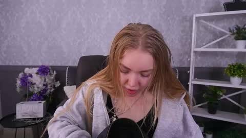 Snapshot of emilysunshines chatting on November 22, 2025, 7:40 am MY NAME IS Emily WELCOME EVERYONE I WILL BE HAPPY TO GIVE YOU WHAT YOU HAVE DREAMED OF FOR SO LONG online show from November 22, 2025, 7:40 am