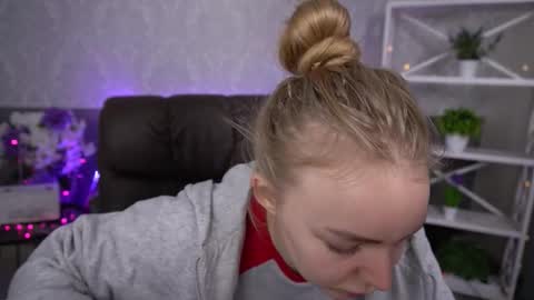 Snapshot of emilysunshines chatting on November 23, 2025, 7:30 am MY NAME IS Emily WELCOME EVERYONE I WILL BE HAPPY TO GIVE YOU WHAT YOU HAVE DREAMED OF FOR SO LONG online show from November 23, 2025, 7:30 am