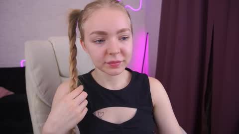 Snapshot of emilysunshines chatting on November 29, 2025, 2:20 pm MY NAME IS Emily WELCOME EVERYONE I WILL BE HAPPY TO GIVE YOU WHAT YOU HAVE DREAMED OF FOR SO LONG online show from November 29, 2025, 2:20 pm