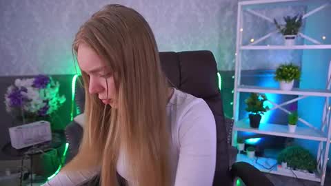 Snapshot of emilysunshines chatting on December 17, 2025, 7:03 am MY NAME IS Emily WELCOME EVERYONE I WILL BE HAPPY TO GIVE YOU WHAT YOU HAVE DREAMED OF FOR SO LONG online show from December 17, 2025, 7:03 am