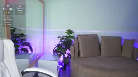 Emily Turner  online show from February 21, 2026, 7:04 pm