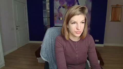 EmilyWalkers online show from December 23, 2024, 8:00 am