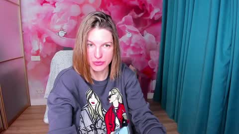EmilyWalkers online show from February 3, 2025, 7:51 am