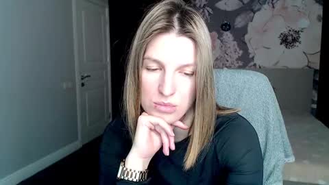 EmilyWalkers online show from February 12, 2025, 7:44 am
