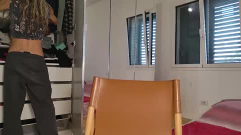 Snapshot of emilyweed chatting on February 5, 2026, 9:25 am Emily ---- online show from February 5, 2026, 9:25 am