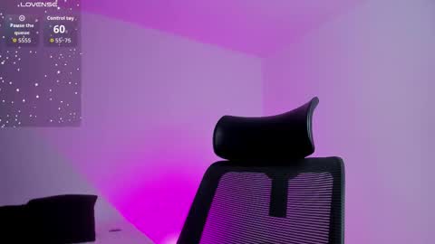 E M I L Y online show from September 15, 2025, 12:27 pm