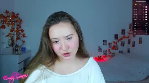 Snapshot of emilyxgrasez chatting on September 19, 2025, 12:56 am Emily online show from September 19, 2025, 12:56 am