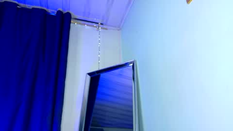 Snapshot of emilyy05_ chatting on May 23, 2026, 12:38 am Emily online show from May 23, 2026, 12:38 am