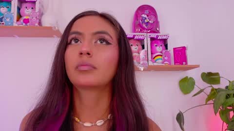 Snapshot of emilyy_bank chatting on April 9, 2026, 8:14 pm Emily Bank online show from April 9, 2026, 8:14 pm