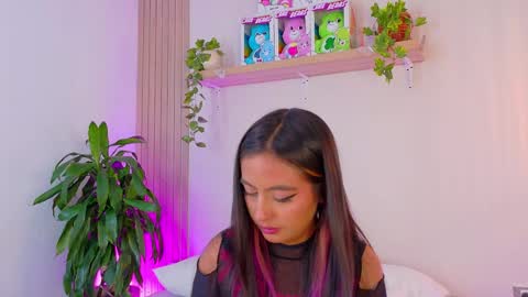 Snapshot of emilyy_bank chatting on April 23, 2026, 8:22 pm Emily Bank online show from April 23, 2026, 8:22 pm