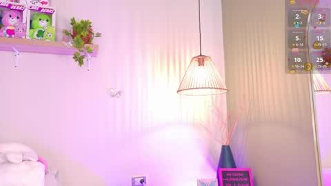 Snapshot of emilyy_bank chatting on May 8, 2026, 7:52 pm Emily Bank online show from May 8, 2026, 7:52 pm
