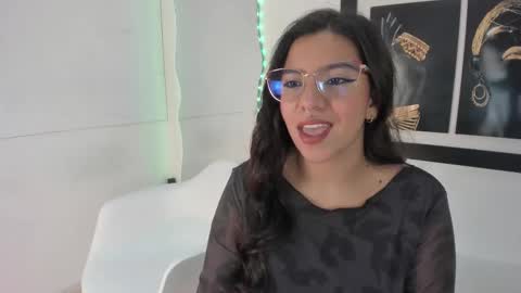 emilyy_cooperr online show from September 29, 2025, 12:10 pm