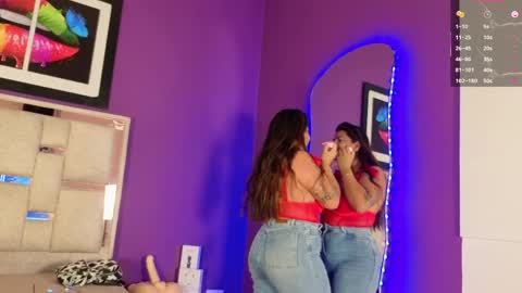Snapshot of emilyy_cooperr chatting on May 20, 2026, 12:11 pm emilyy_cooperr online show from May 20, 2026, 12:11 pm