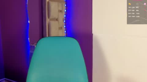 Snapshot of emilyy_cooperr chatting on May 22, 2026, 4:23 pm emilyy_cooperr online show from May 22, 2026, 4:23 pm