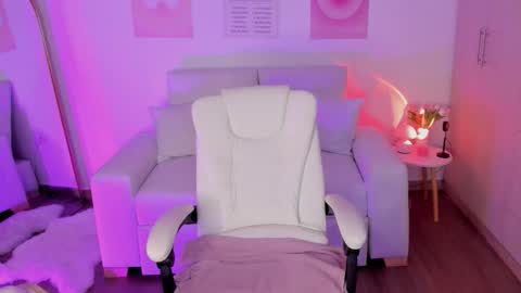 Emily  online show from October 26, 2025, 4:18 am