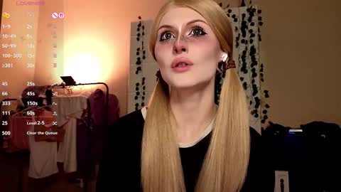 Snapshot of emimiy chatting on October 18, 2025, 7:09 am emimiy online show from October 18, 2025, 7:09 am