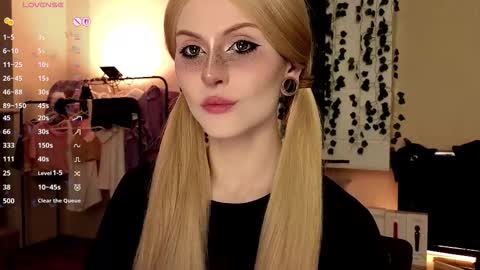 Snapshot of emimiy chatting on October 19, 2025, 9:10 am emimiy online show from October 19, 2025, 9:10 am