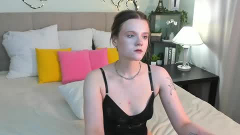 Snapshot of emma__peach chatting on April 25, 2026, 1:41 pm emma__peach online show from April 25, 2026, 1:41 pm