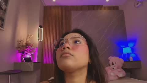 emma__rose1 online show from April 14, 2026, 3:01 am