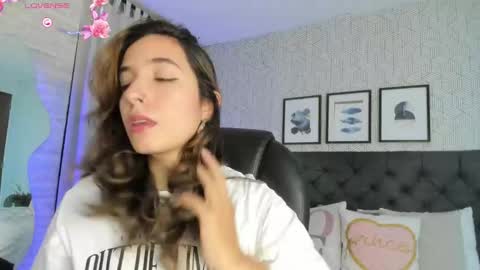 Snapshot of emma__smith01 chatting on February 18, 2025, 12:28 pm Emma online show from February 18, 2025, 12:28 pm