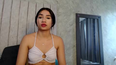 emma_and_aysha online show from February 24, 2025, 6:58 pm