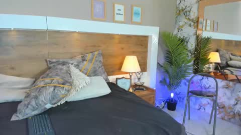 Snapshot of emma_bakker_ chatting on February 13, 2025, 3:03 pm Emma online show from February 13, 2025, 3:03 pm