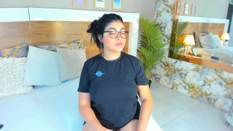 Snapshot of emma_bakker_ chatting on February 23, 2025, 12:59 pm Emma online show from February 23, 2025, 12:59 pm